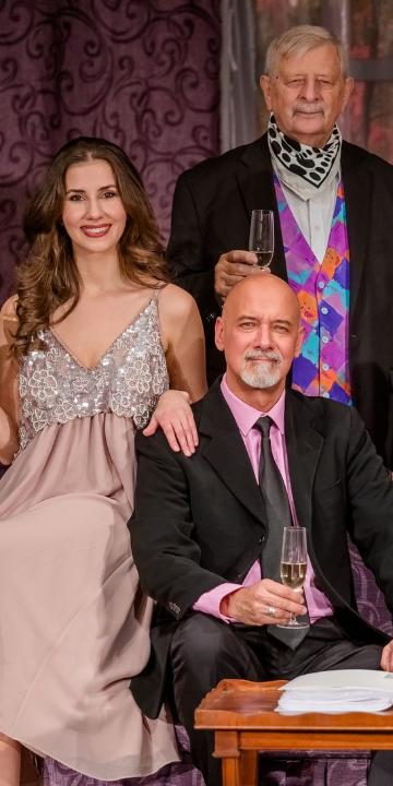 ADD K�LCS�N A FELES�GED!