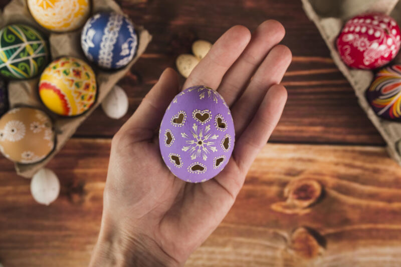 ÍROTT MÚLT, SZÍNES JÖVŐ ÍROTT MÚLT, SZÍNES JÖVŐ