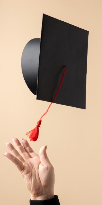 ELTE DIPLOMAOSZT� �NNEPS�G