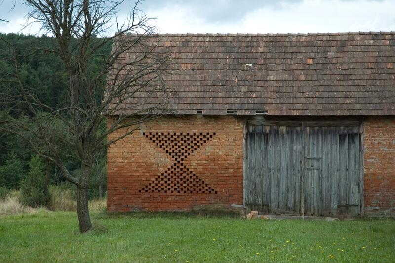 HAGYOMÁNY ÉS MODERNITÁS HAGYOMÁNY ÉS MODERNITÁS