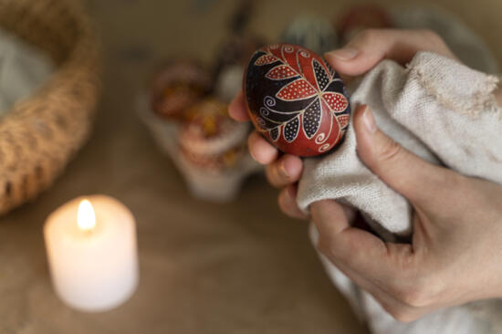 �ROTT M�LT, SZ�NES J�V�