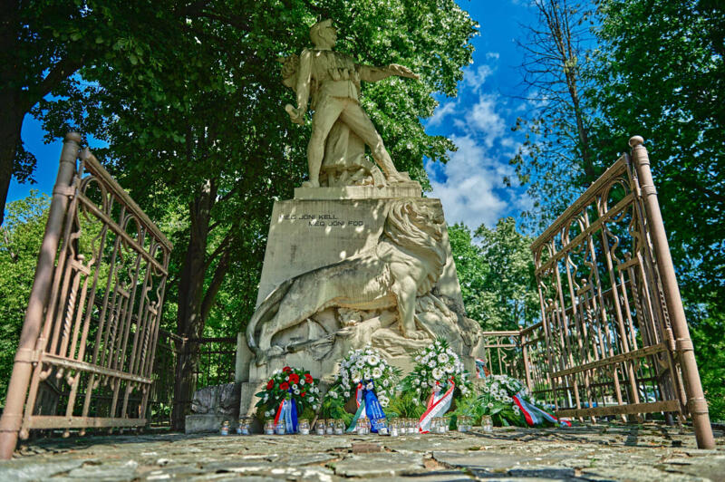 NEMZETI SSZETARTOZS NAPJA – Vrosi megemlkezs