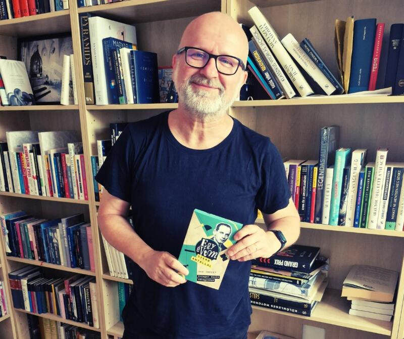 KÖNYVBEMUTATÓ A MOZIBAN KÖNYVBEMUTATÓ A MOZIBAN