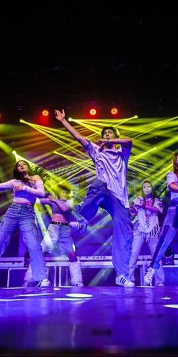 WESTSIDE KAR�CSONYI G�LA