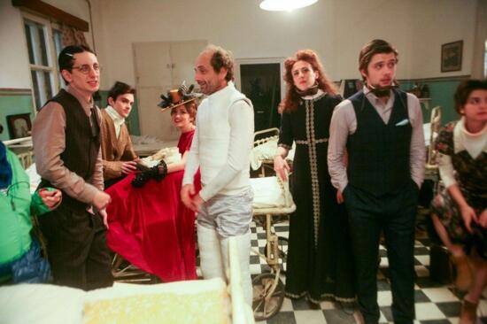 MEGSEBZETT SZ�VEK - 12. BUDAPESTI NEMZETK�ZI DOKUMENTUMFILM FESZTIV�L