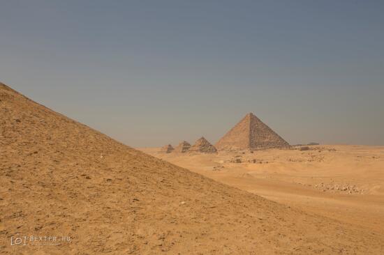 VIL�GJ�R�K K�RMEND: EGYIPTOM TITKAINAK NYOM�BAN