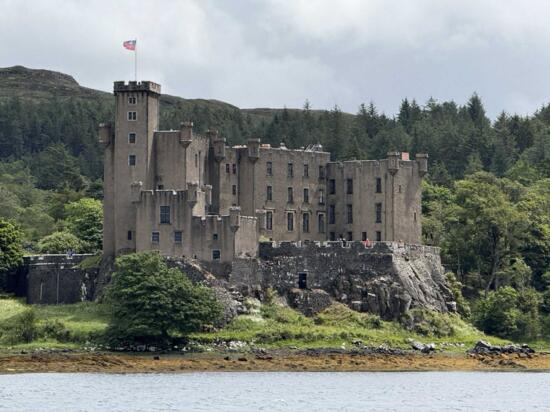 VIL�GJ�R�K K�RMEND: P�R�K �S P�RLATOK - VITORL�S �LM�NYEK A HEBRID�KON 